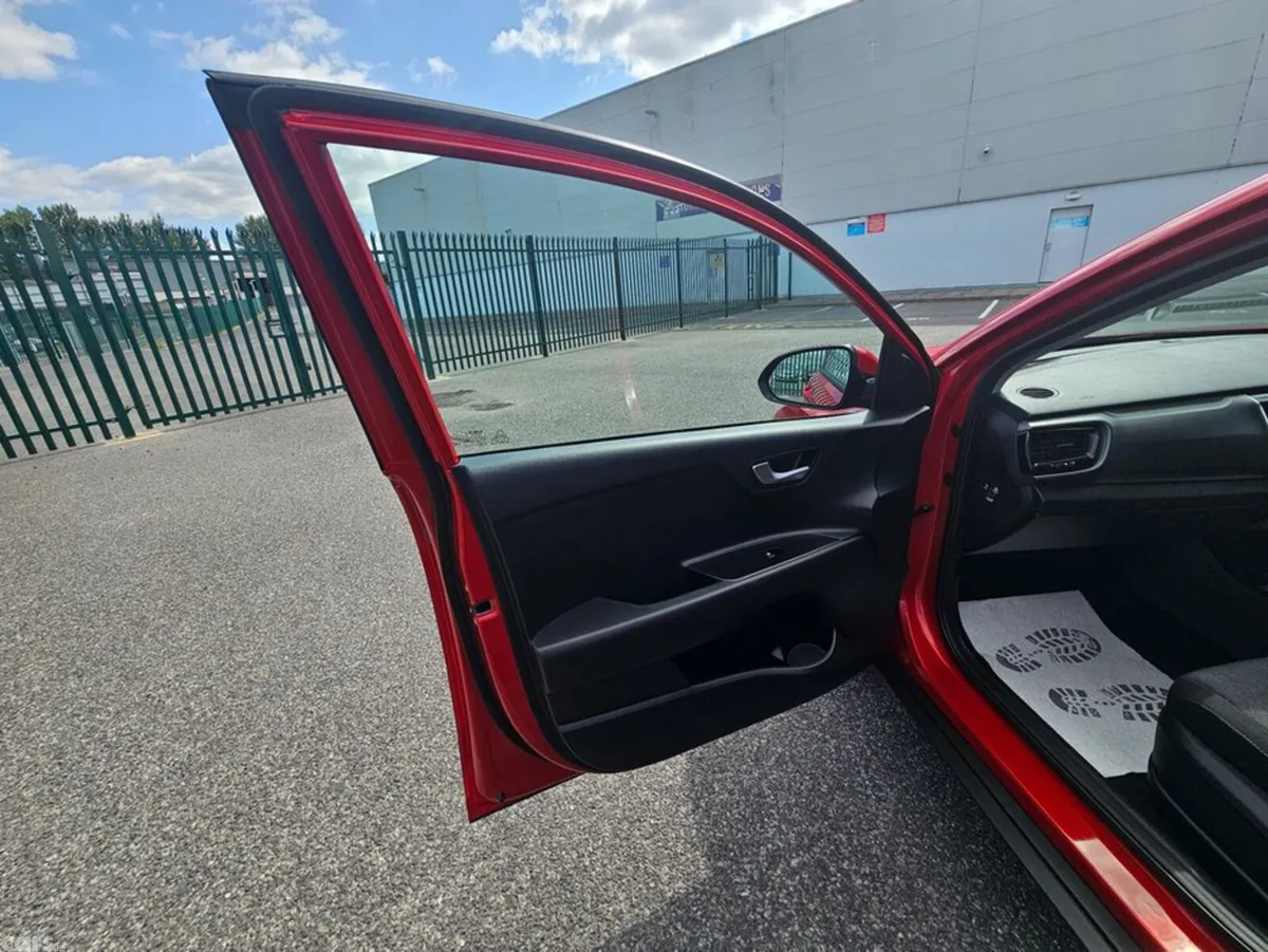 Kia Stonic Estate, Petrol, 2023, Red