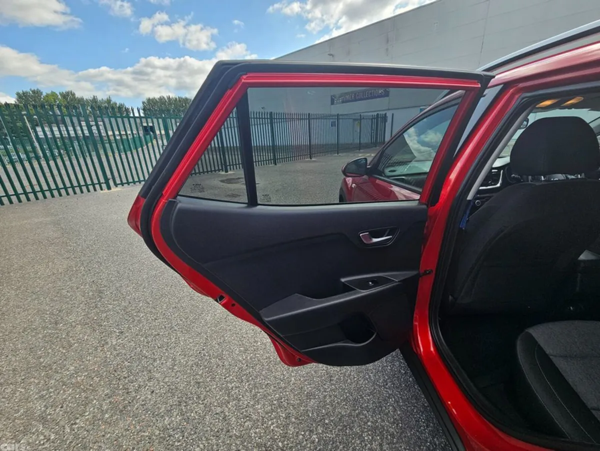 Kia Stonic Estate, Petrol, 2023, Red
