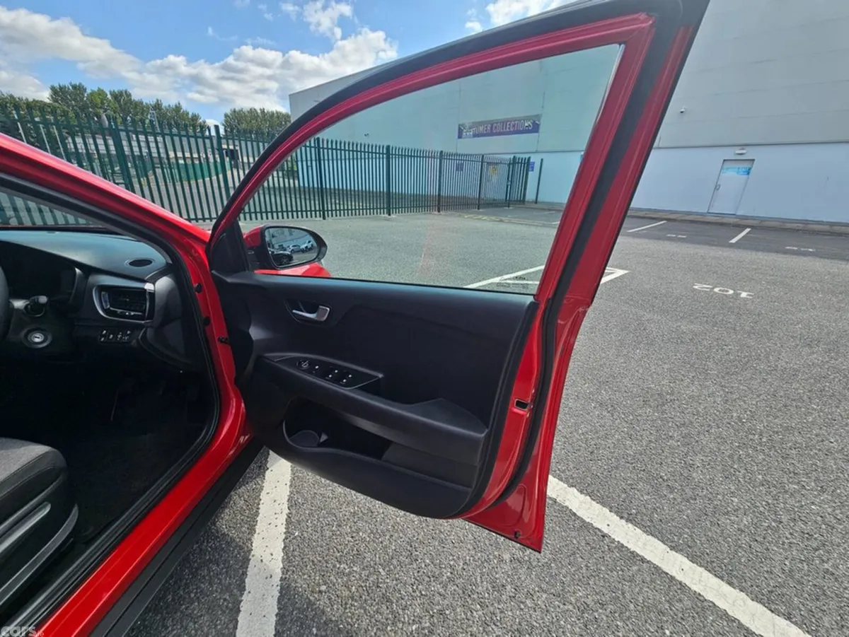 Kia Stonic Estate, Petrol, 2023, Red
