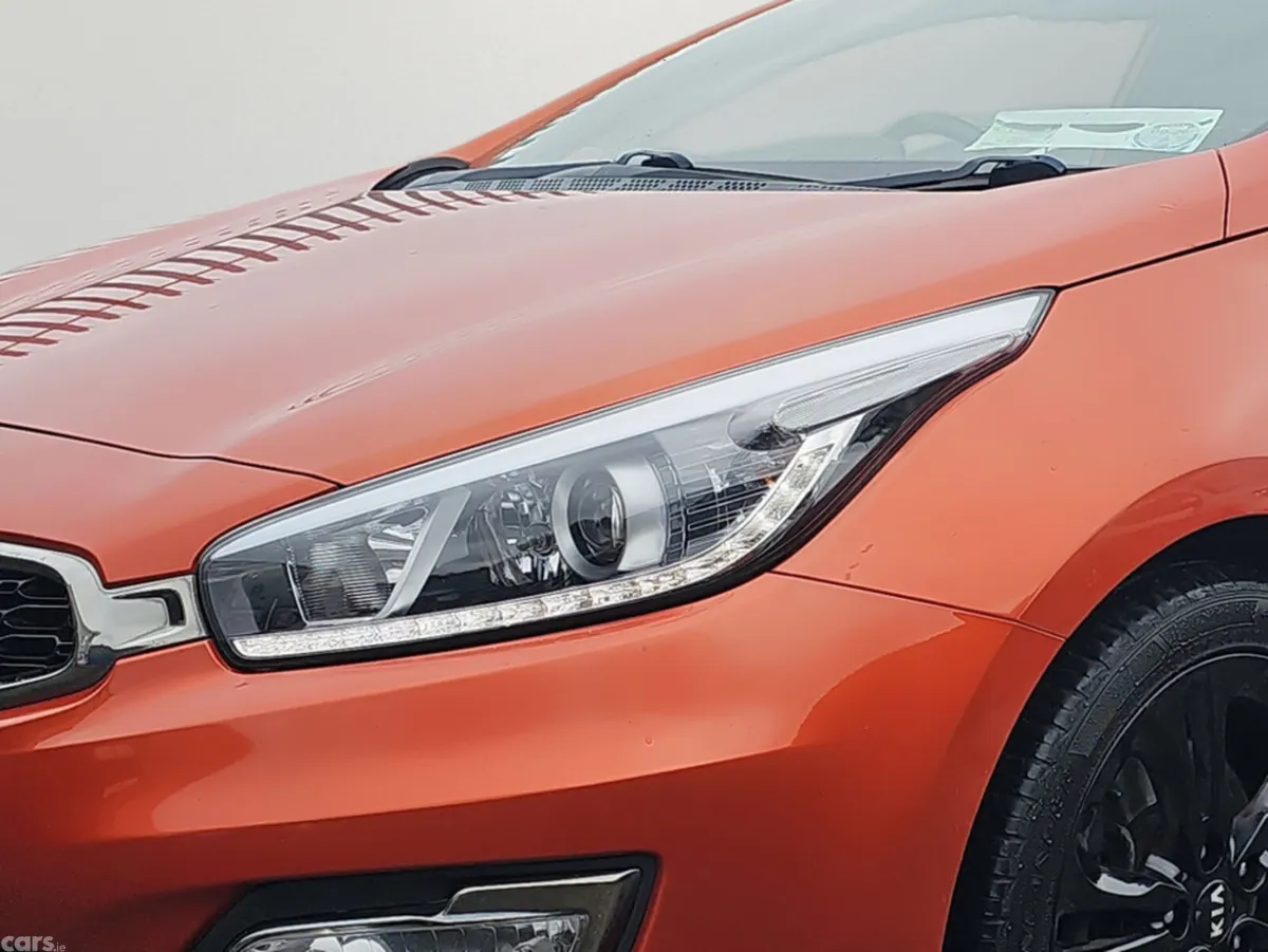 Kia ProCeed Hatchback, Diesel, 2015, Orange
