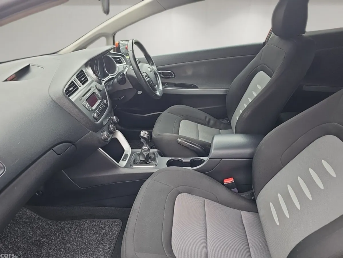 Kia ProCeed Hatchback, Diesel, 2015, Orange