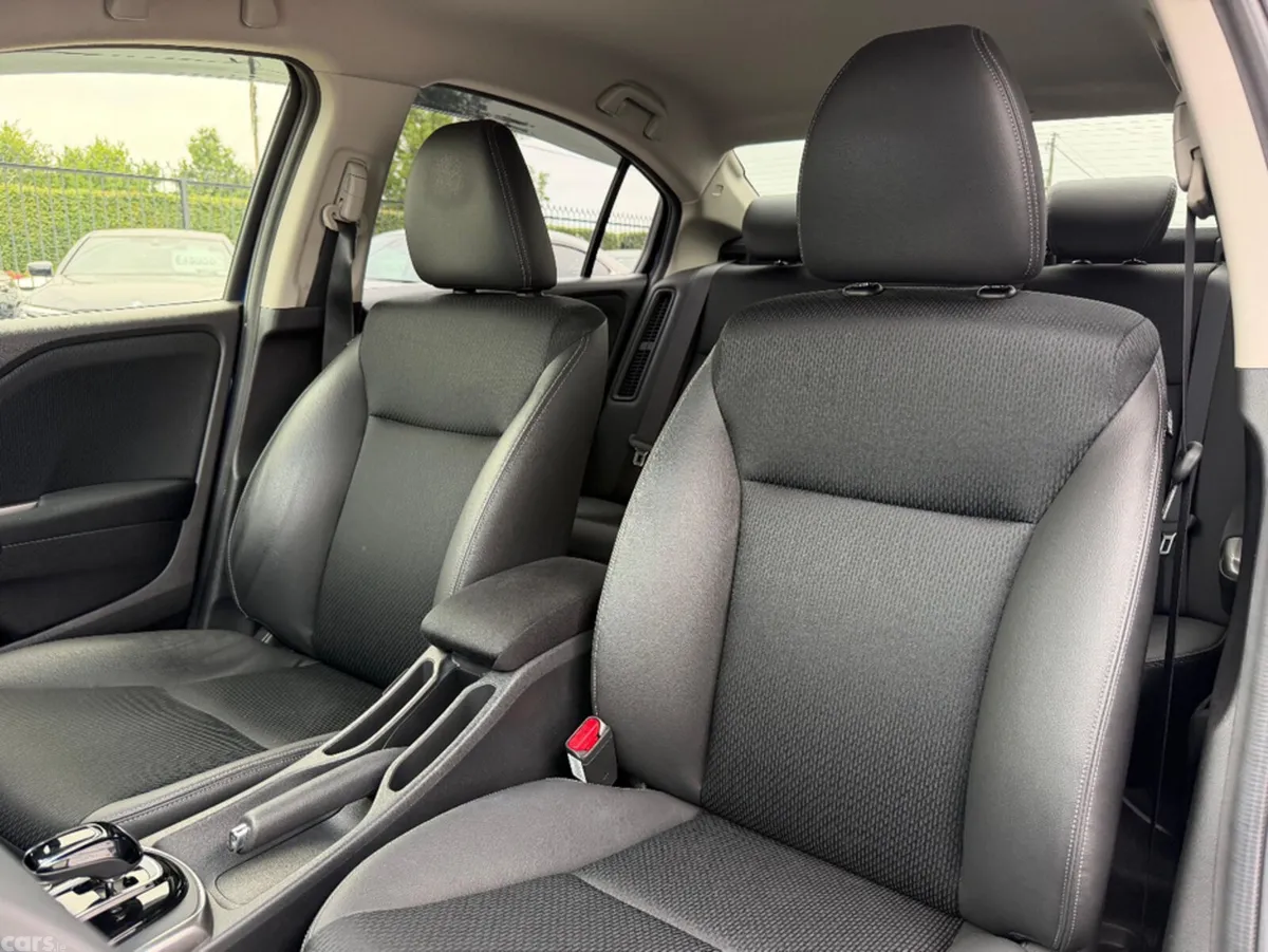 Honda Grace Saloon, Petrol Hybrid, 2018, Blue