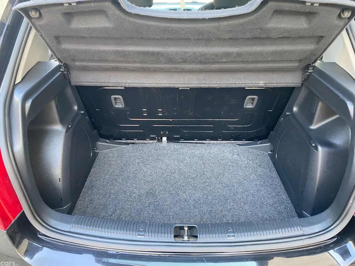 Skoda Fabia Hatchback, Petrol, 2014, Black