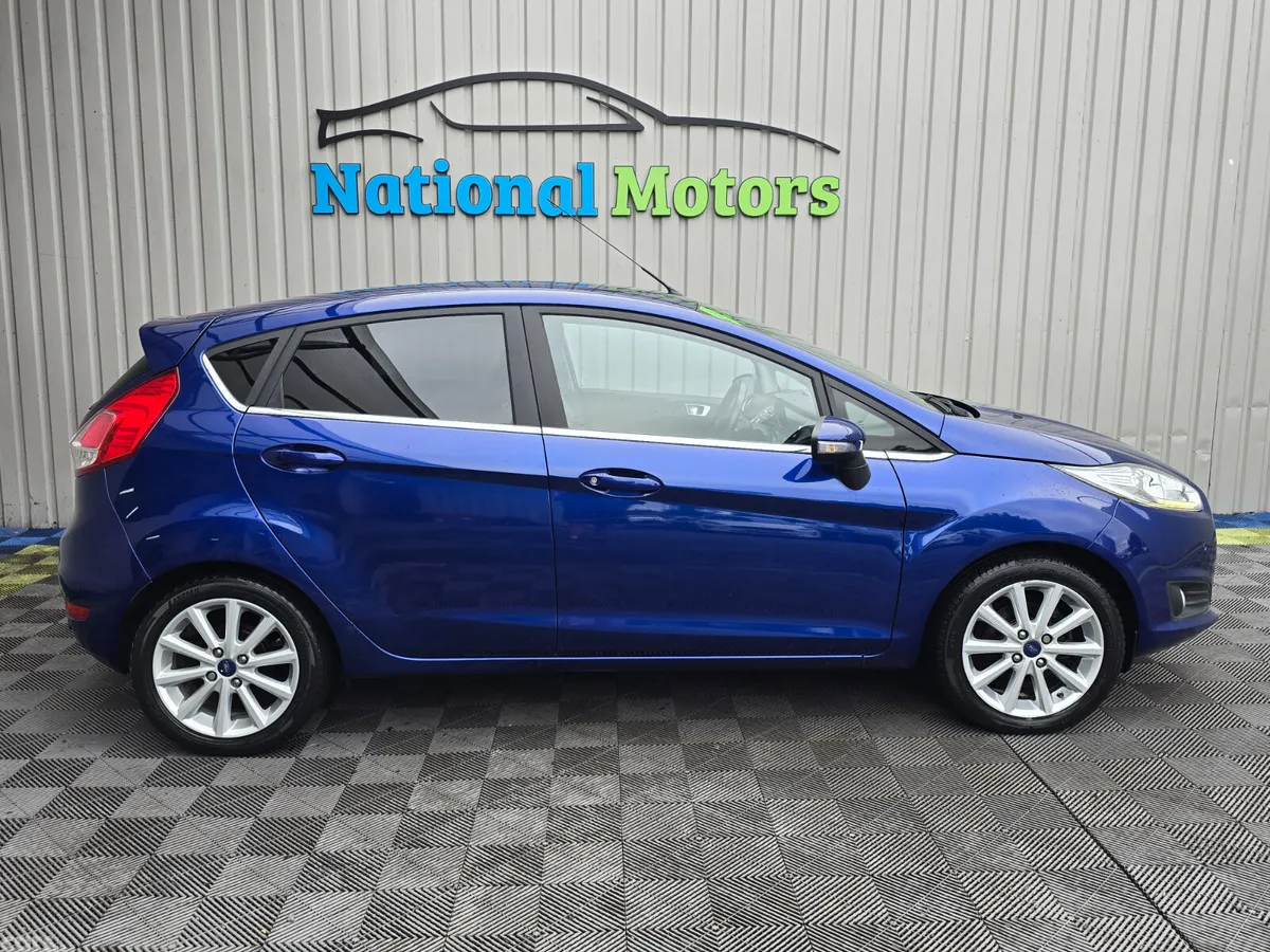 Ford Fiesta Hatchback, Petrol, 2015, Blue