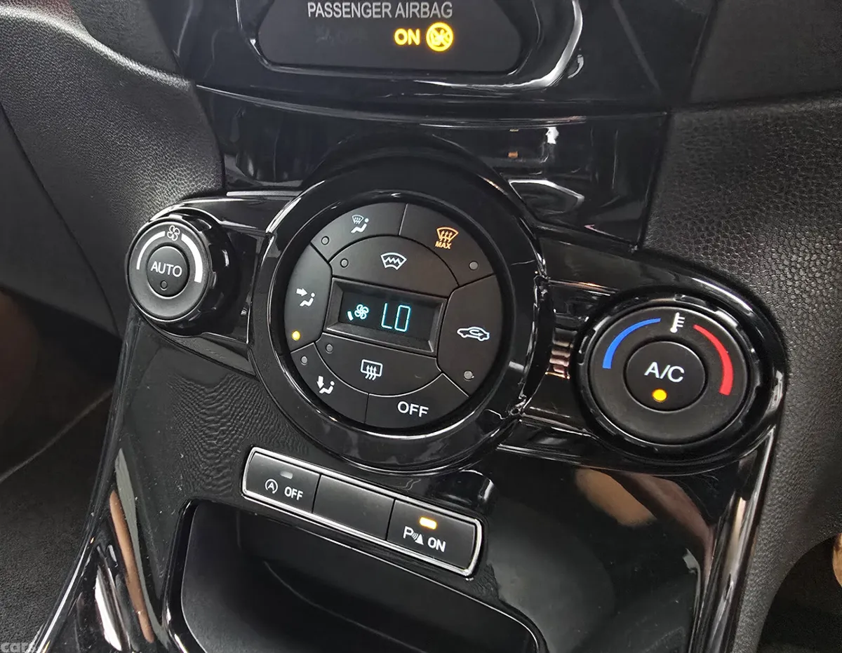 Ford Fiesta Hatchback, Petrol, 2015, Blue