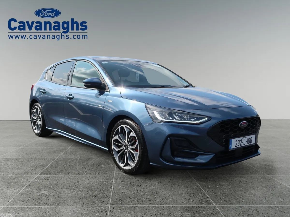 Ford Focus Hatchback, Diesel, 2023, Blue