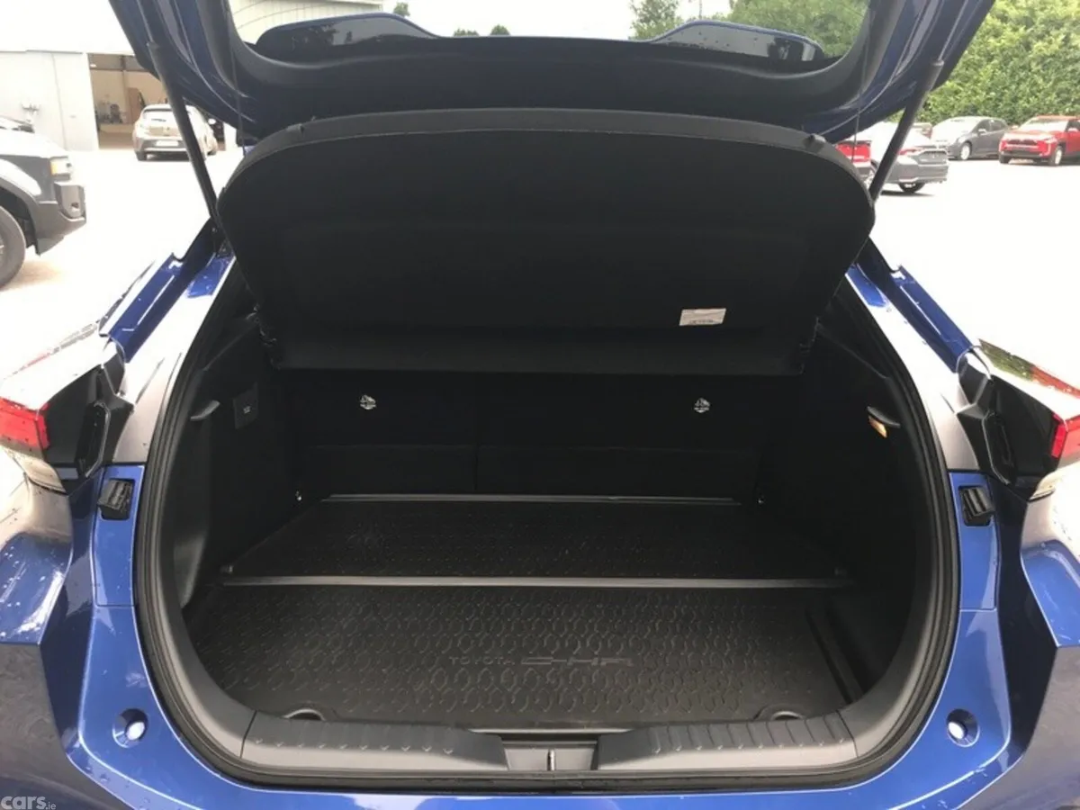 Toyota C-HR Hatchback, Petrol Plug-in Hybrid, 2026, Blue