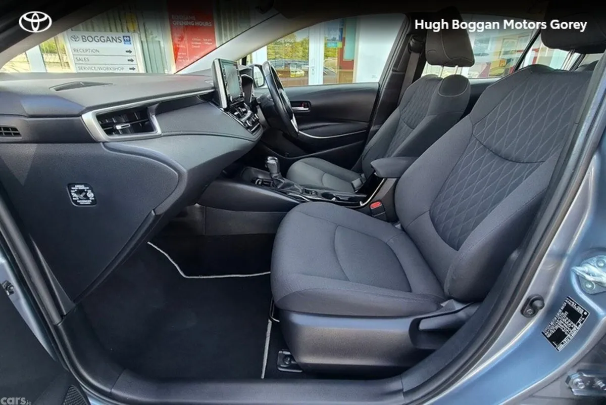 Toyota Corolla Saloon, Petrol Hybrid, 2022, Grey