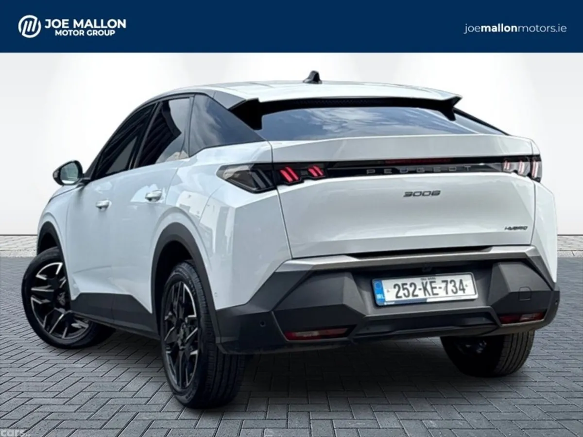 Peugeot 3008 MPV, Petrol, 2025, White