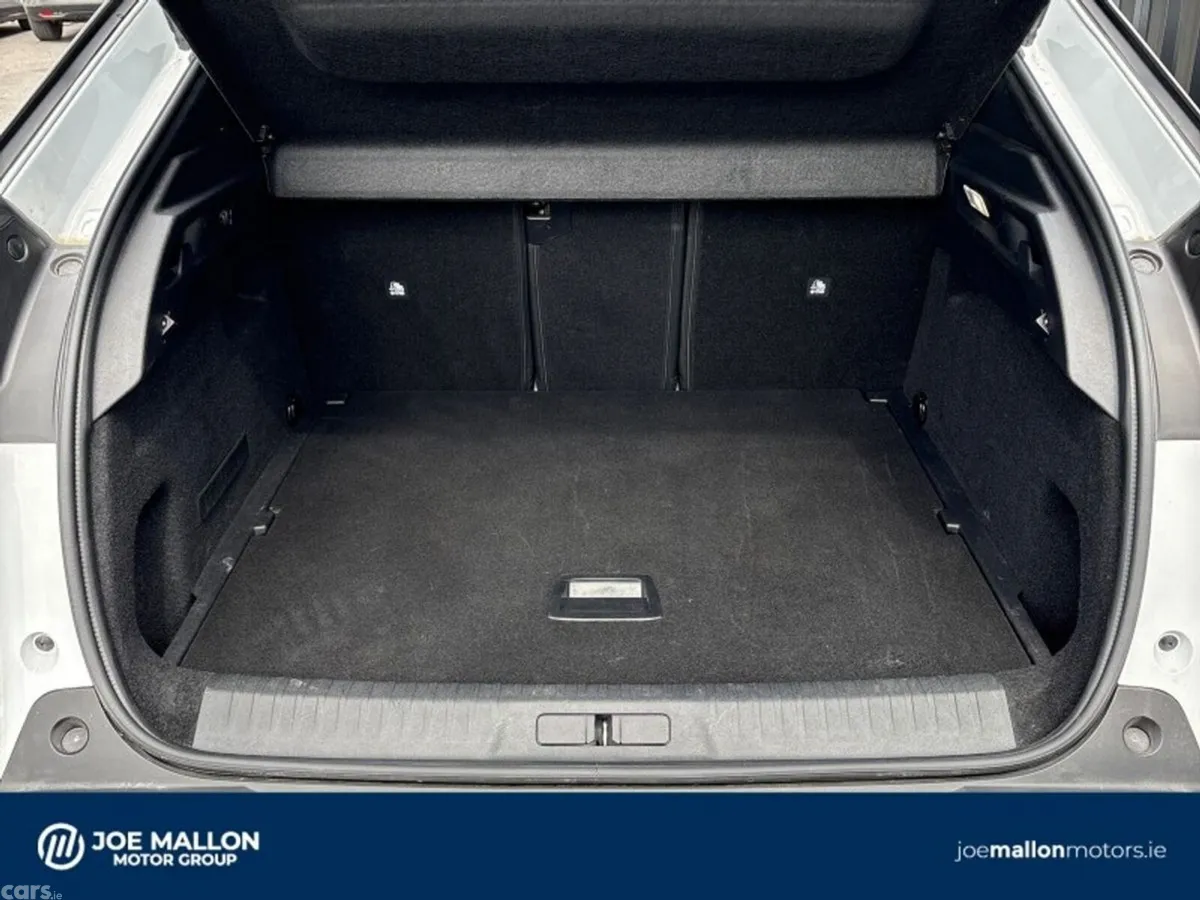 Peugeot 3008 MPV, Petrol, 2025, White