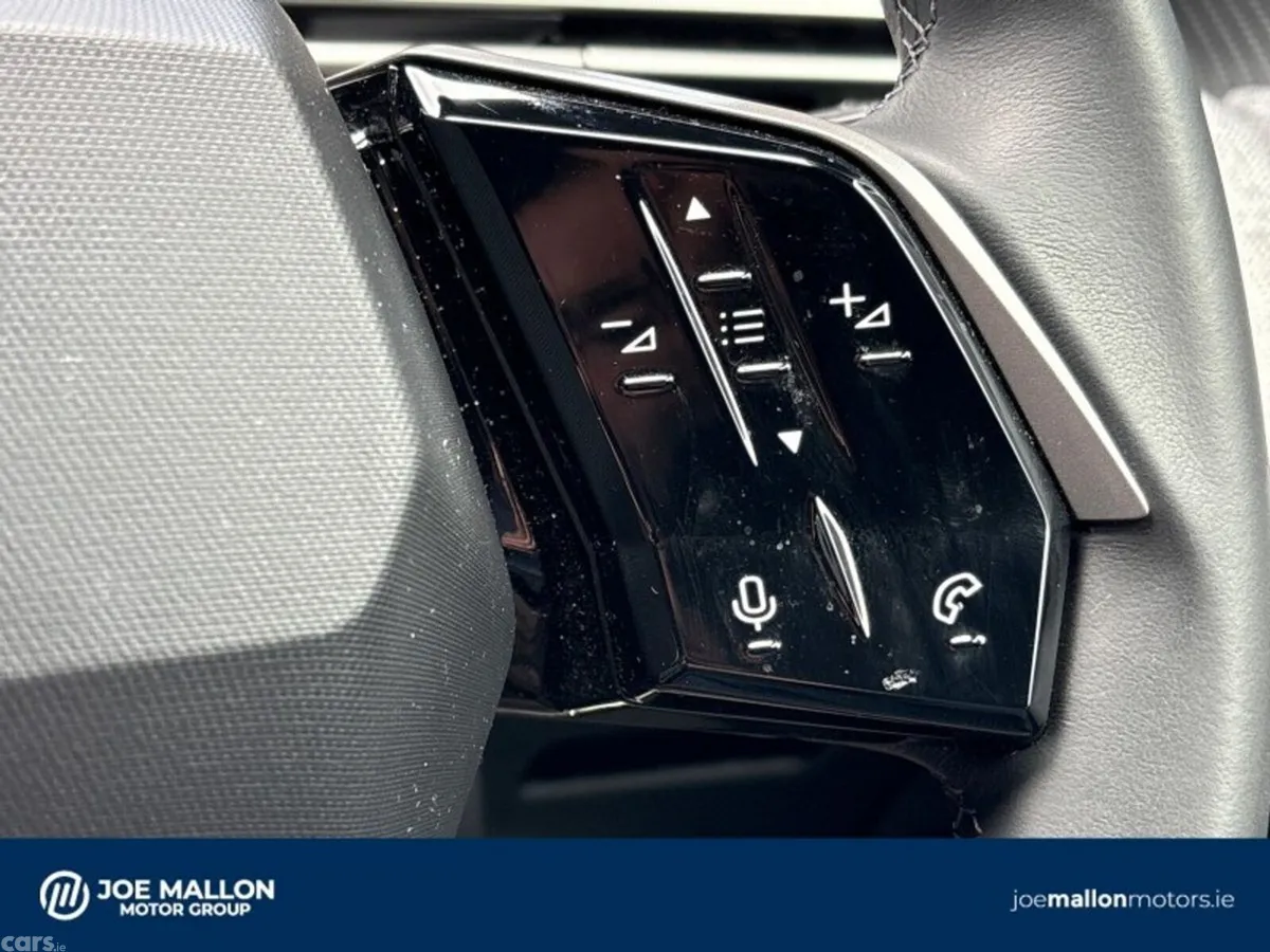 Peugeot 3008 MPV, Petrol, 2025, White