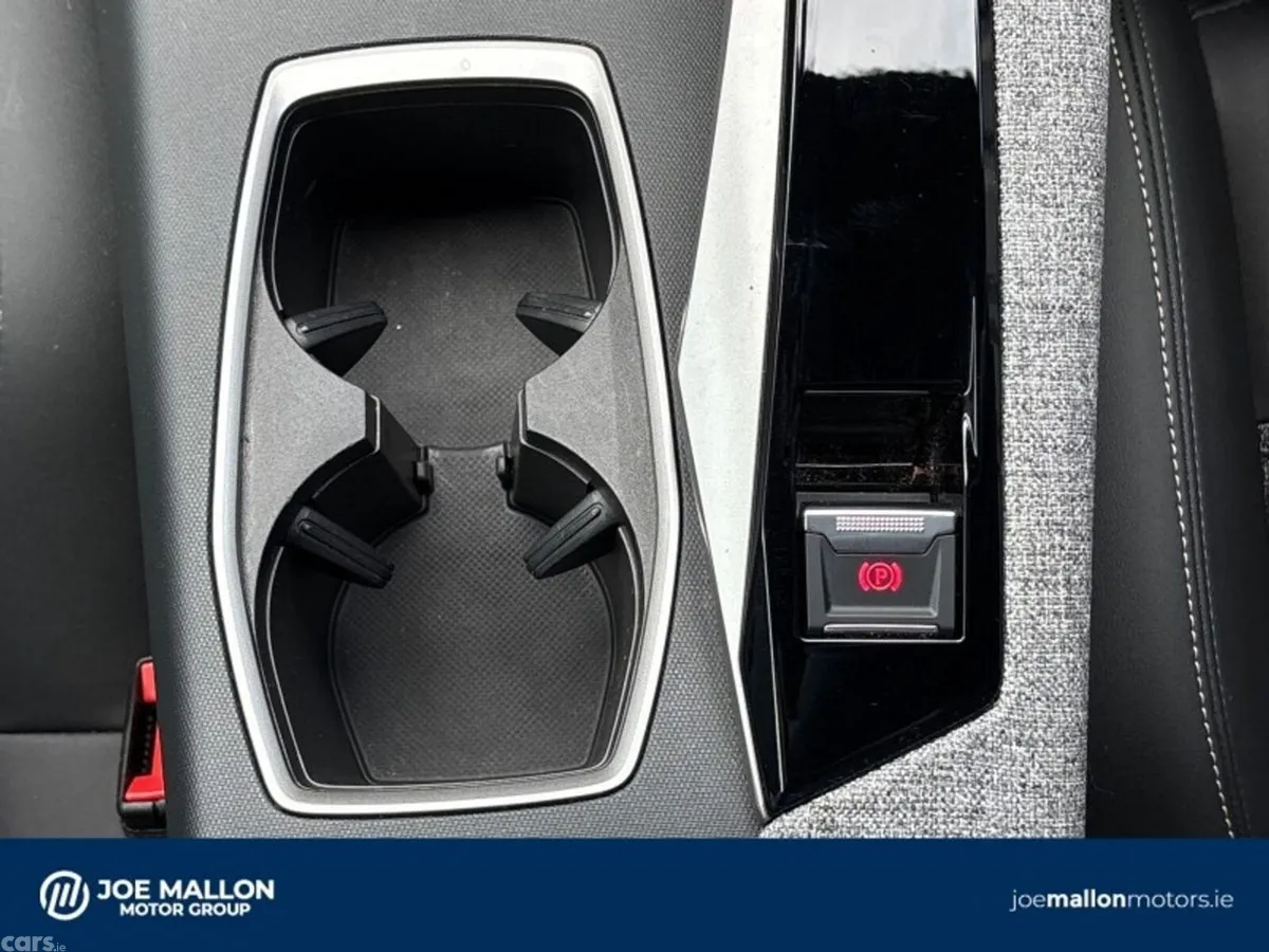 Peugeot 3008 MPV, Petrol, 2025, White