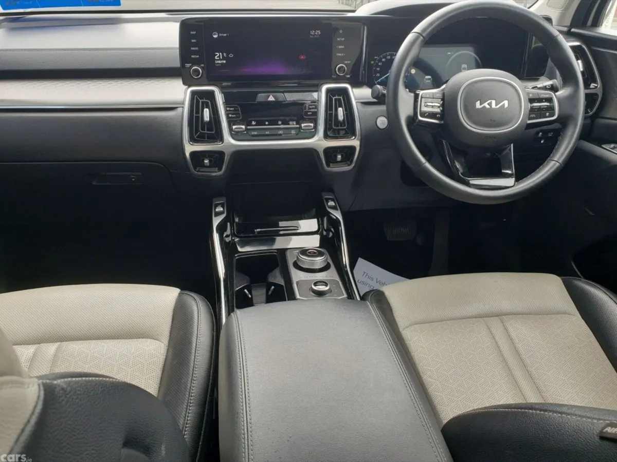 Kia Sorento SUV, Petrol Plug-in Hybrid, 2022, White