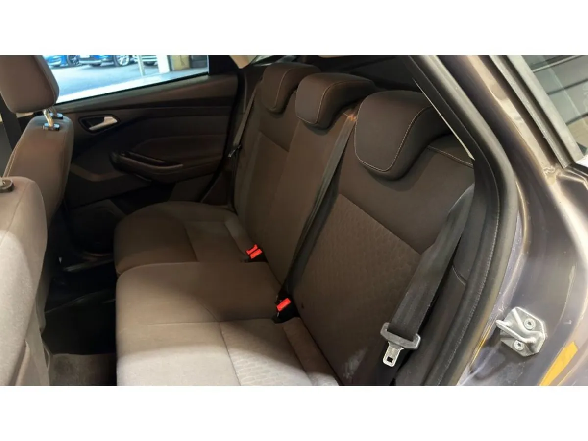 Ford Focus Hatchback, Diesel, 2014, Brown