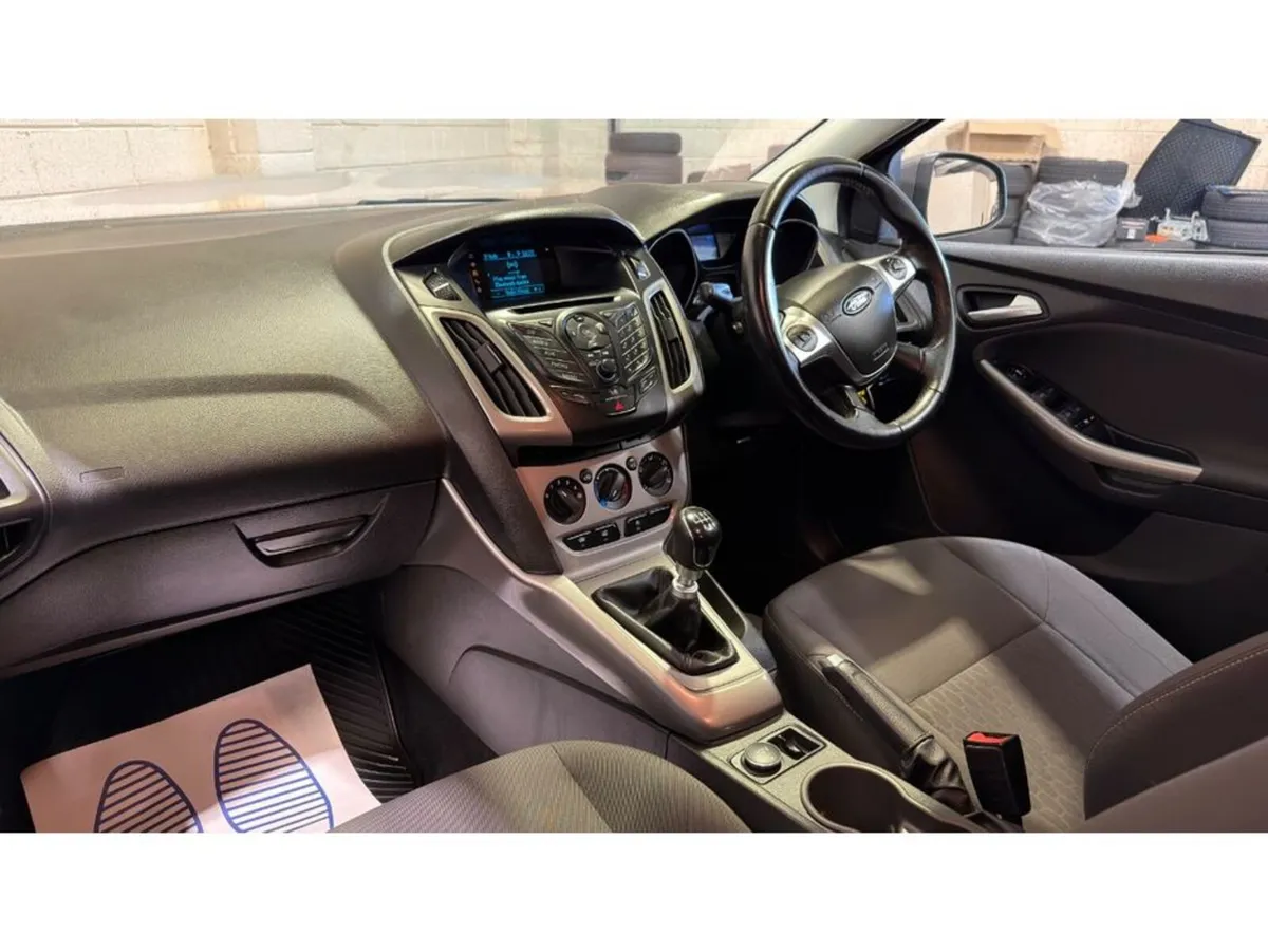 Ford Focus Hatchback, Diesel, 2014, Brown