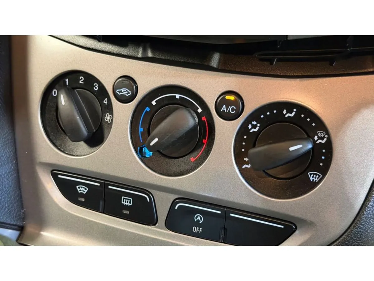 Ford Focus Hatchback, Diesel, 2014, Brown