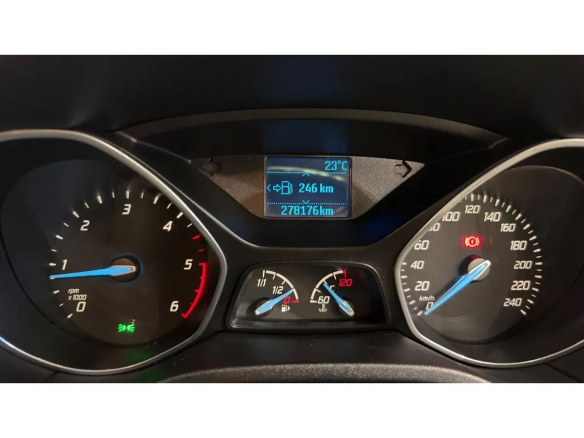 Ford Focus Hatchback, Diesel, 2014, Brown