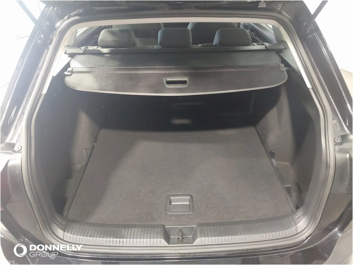Volkswagen Golf Estate, Petrol, 2023, Black
