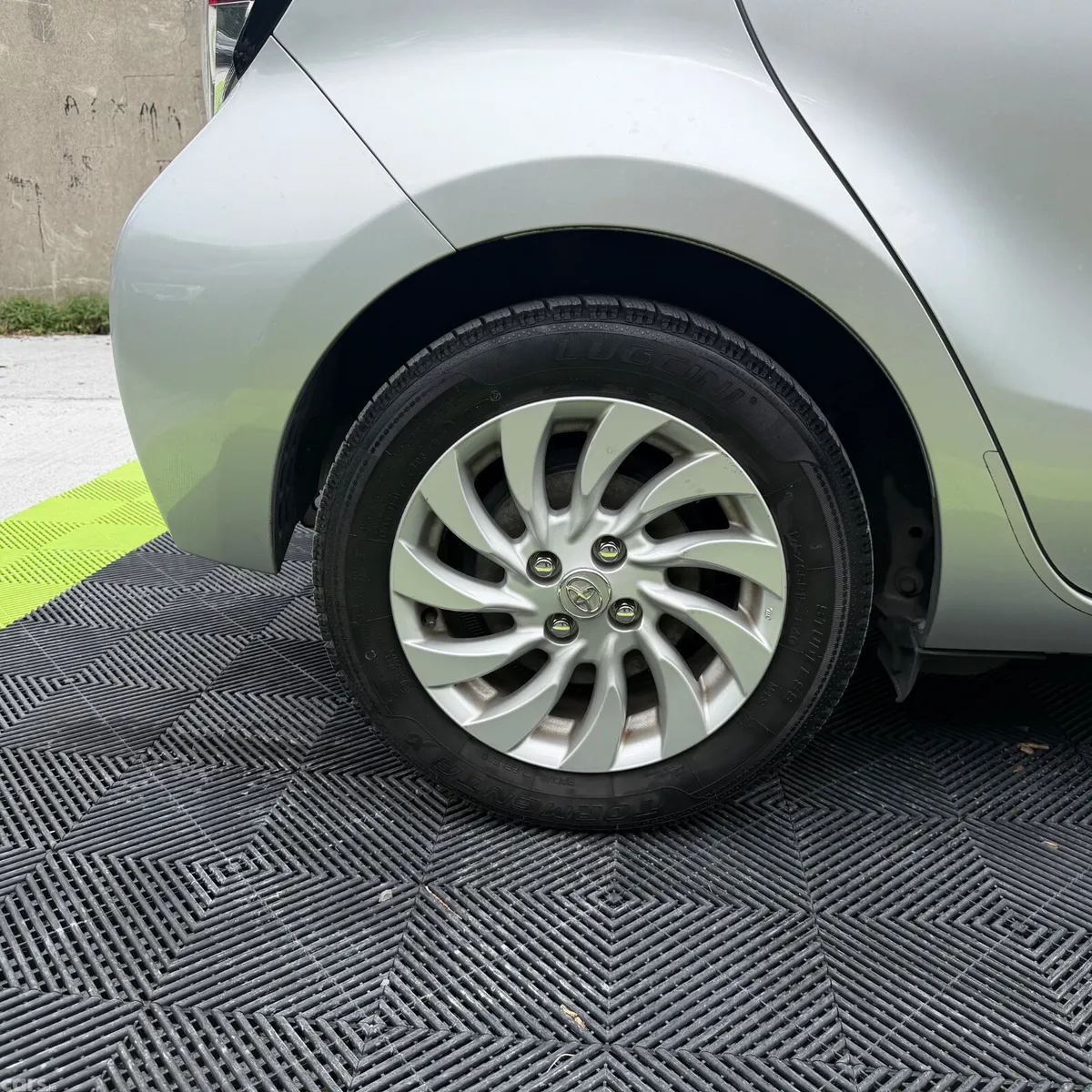 Toyota Aqua Hatchback, Petrol Hybrid, 2017, Silver