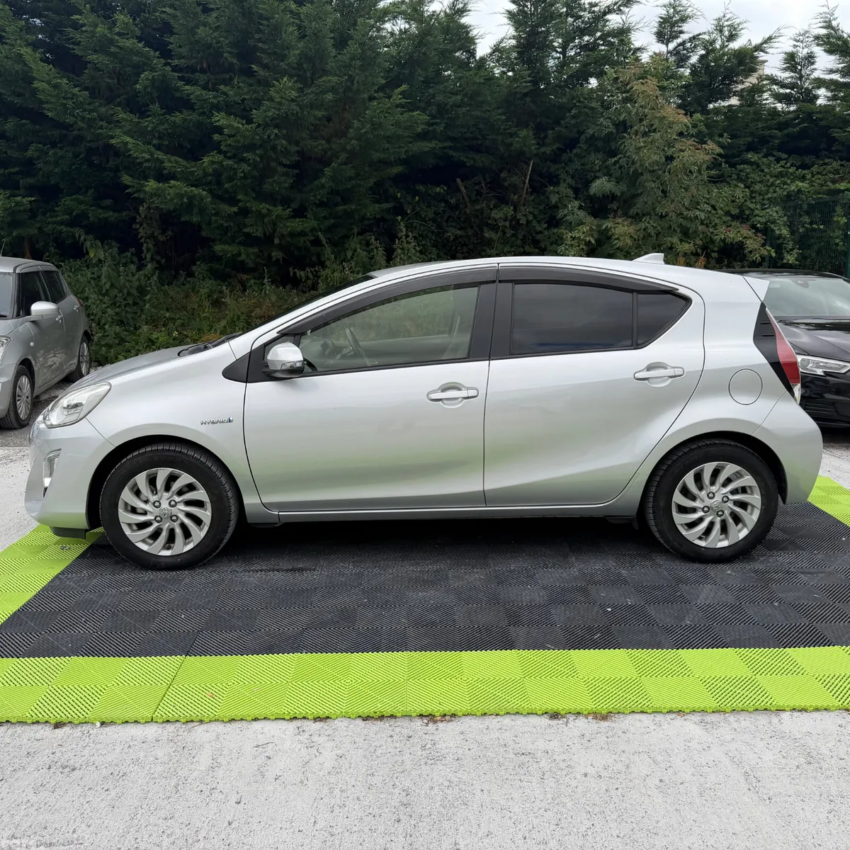 Toyota Aqua Hatchback, Petrol Hybrid, 2017, Silver