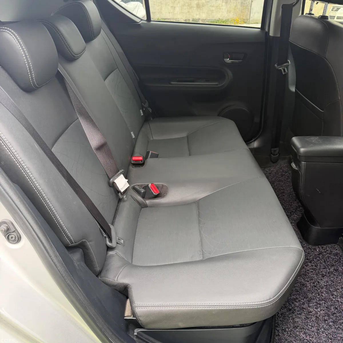 Toyota Aqua Hatchback, Petrol Hybrid, 2017, Silver
