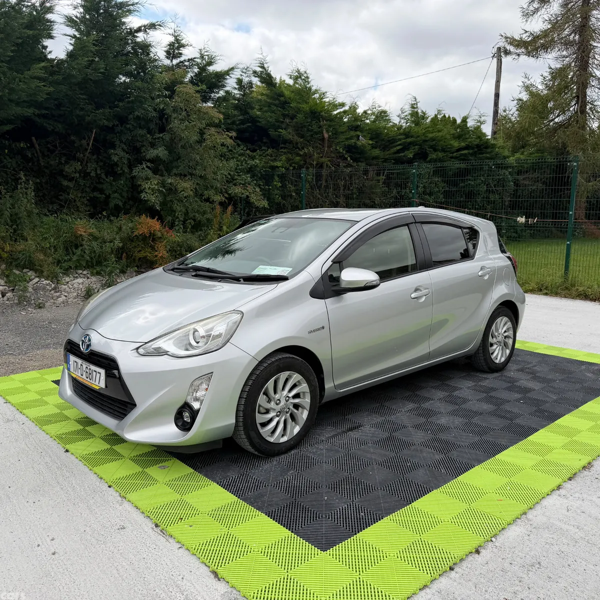 Toyota Aqua Hatchback, Petrol Hybrid, 2017, Silver