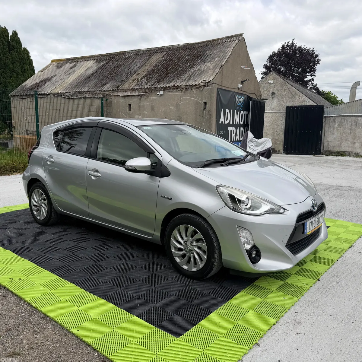 Toyota Aqua Hatchback, Petrol Hybrid, 2017, Silver