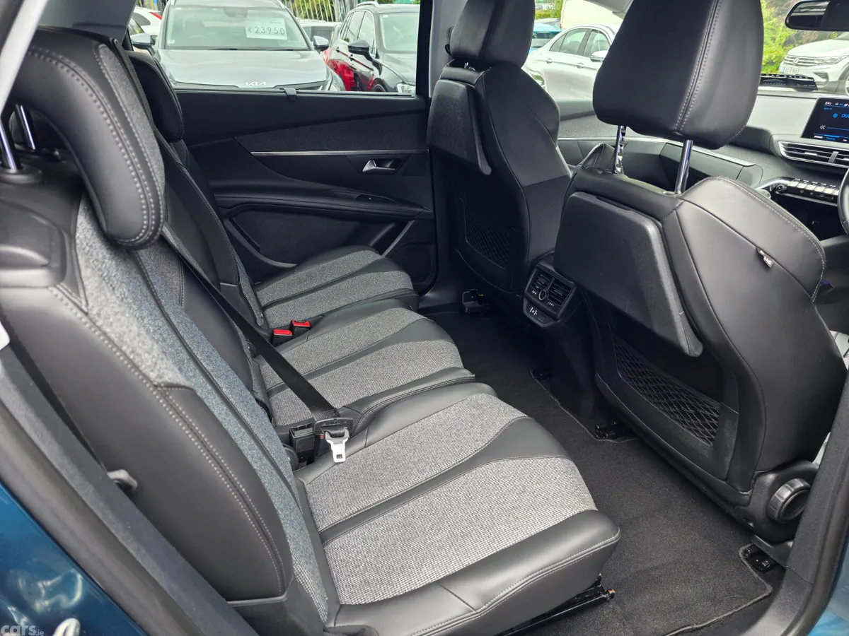 Peugeot 5008 MPV, Petrol, 2018, Green
