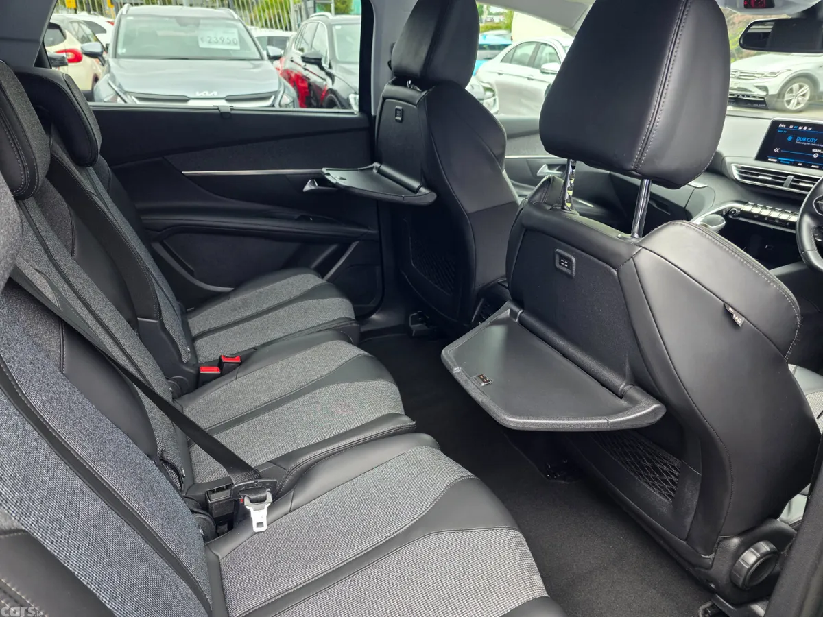 Peugeot 5008 MPV, Petrol, 2018, Green