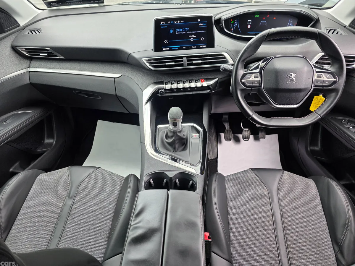 Peugeot 5008 MPV, Petrol, 2018, Green