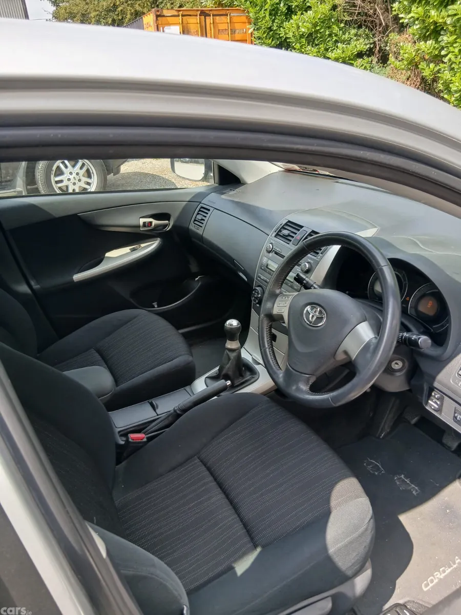 Toyota Corolla Saloon, Petrol, 2008, Silver