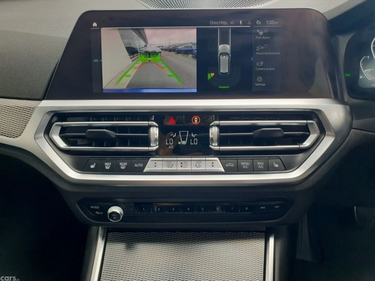 BMW 3-Series Estate, Petrol Plug-in Hybrid, 2021, Blue