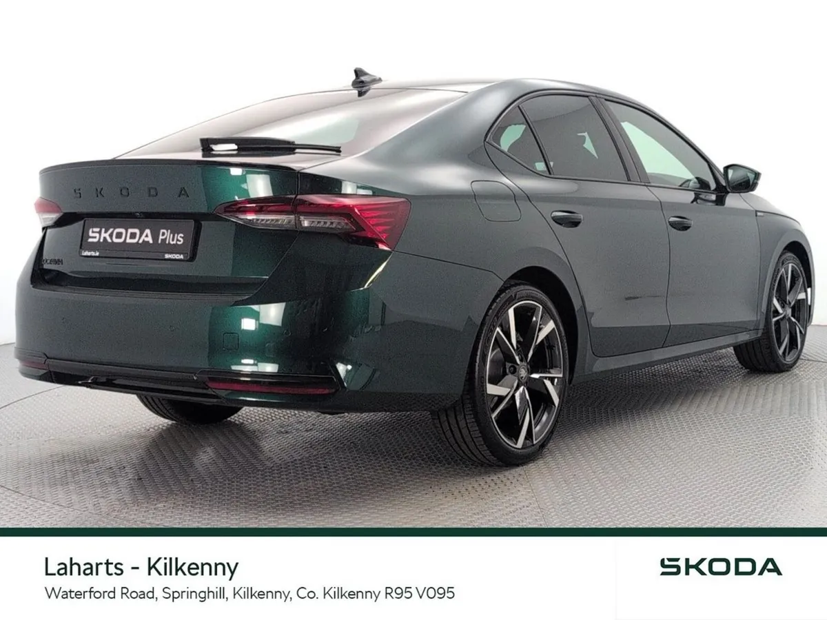 Skoda Octavia Saloon, Diesel, 2026, Green