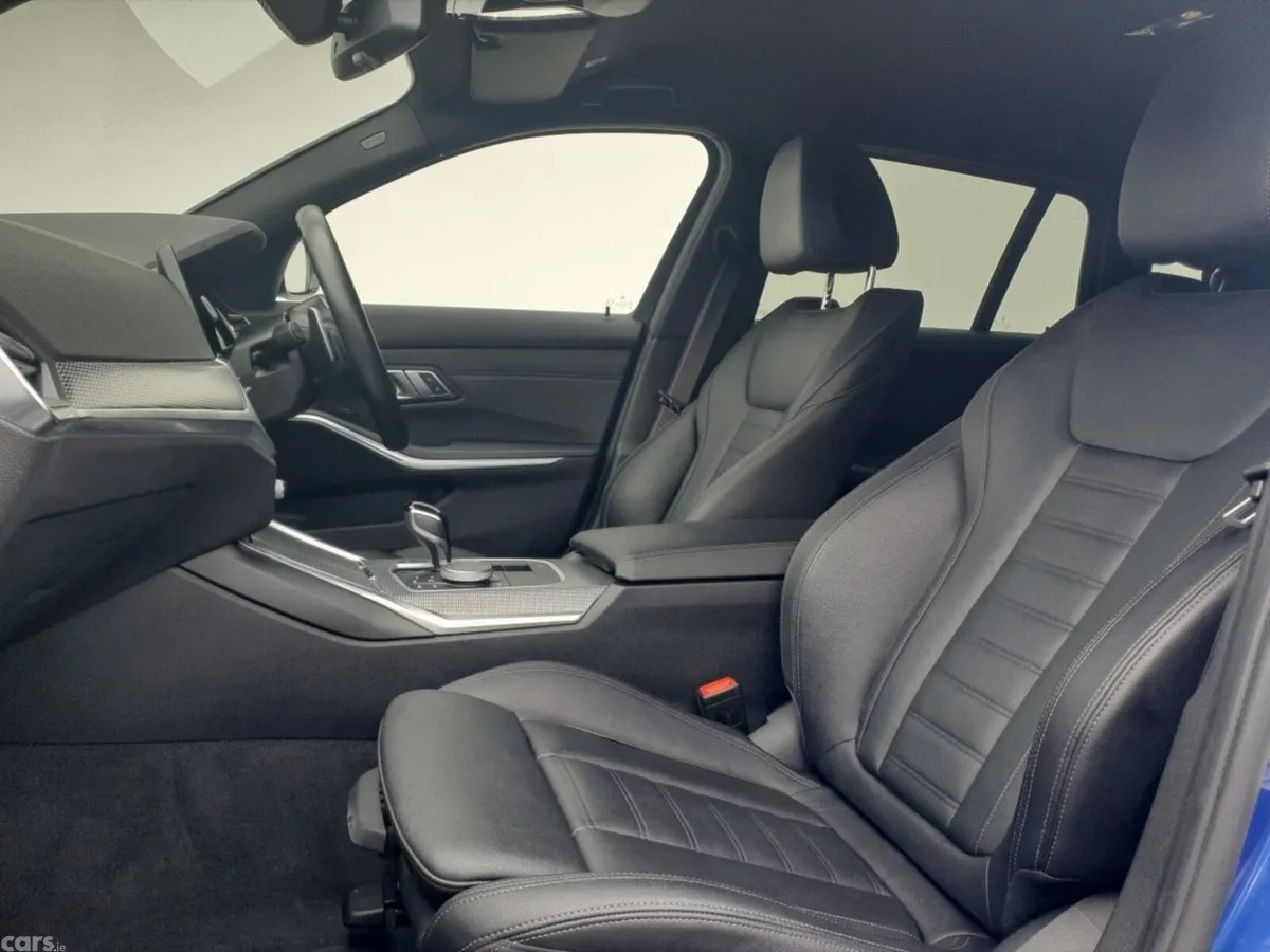 BMW 3-Series Estate, Petrol Plug-in Hybrid, 2021, Blue