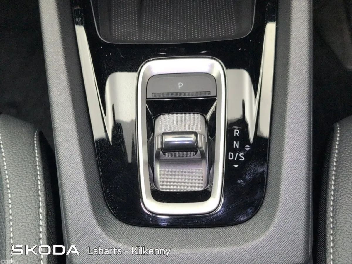 Skoda Octavia Saloon, Diesel, 2026, Green