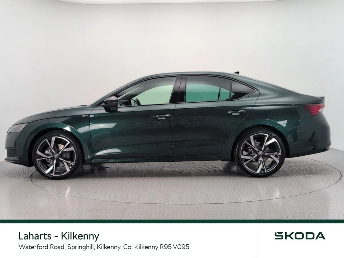 Skoda Octavia Saloon, Diesel, 2026, Green