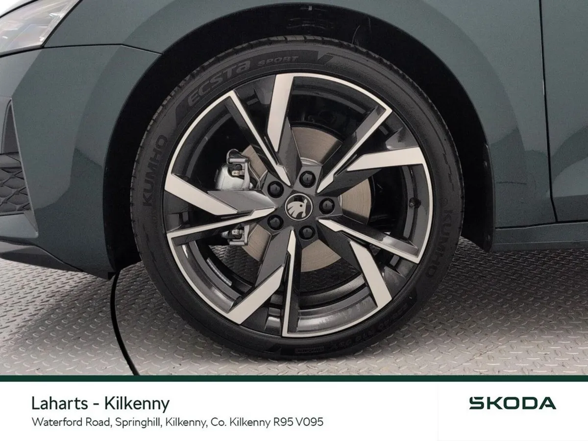 Skoda Octavia Saloon, Diesel, 2026, Green