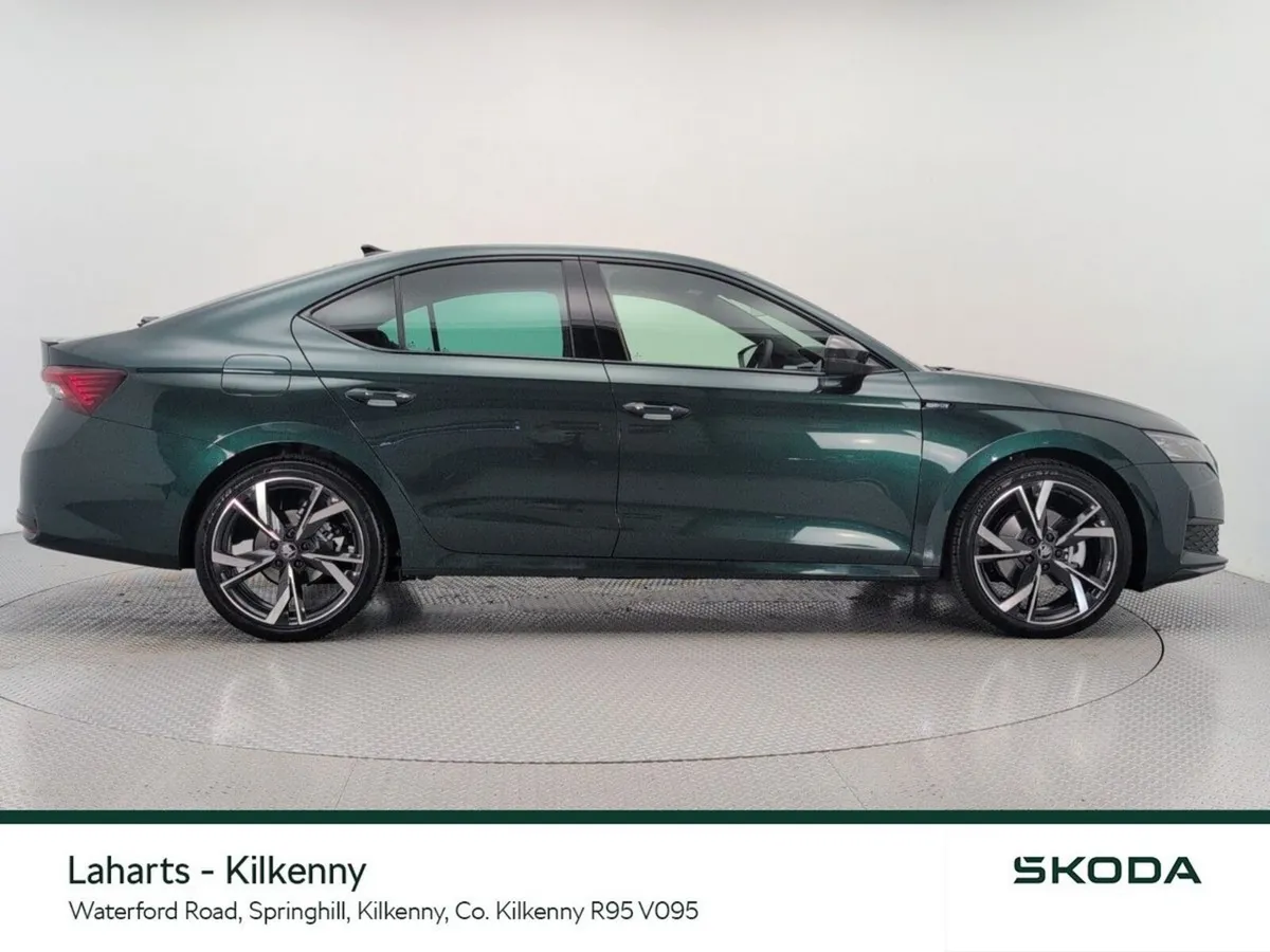 Skoda Octavia Saloon, Diesel, 2026, Green