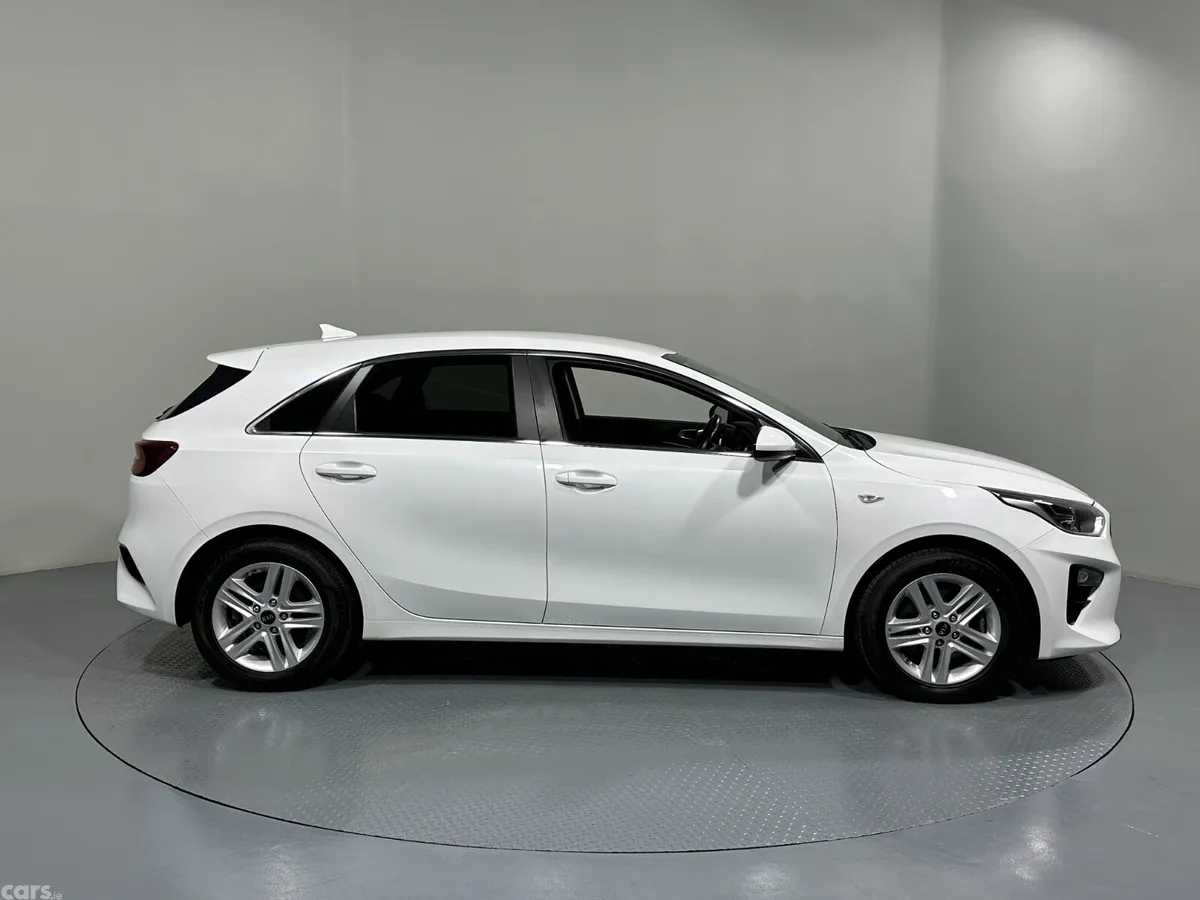 Kia Ceed Hatchback, Diesel, 2019, White