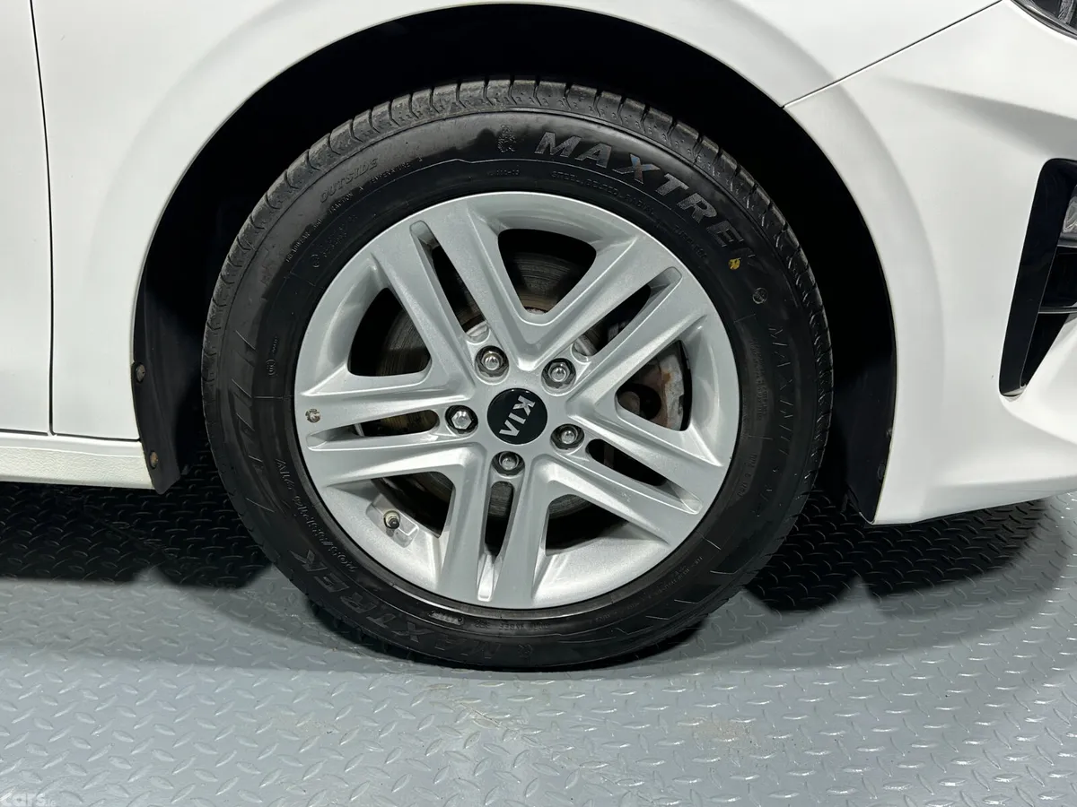 Kia Ceed Hatchback, Diesel, 2019, White
