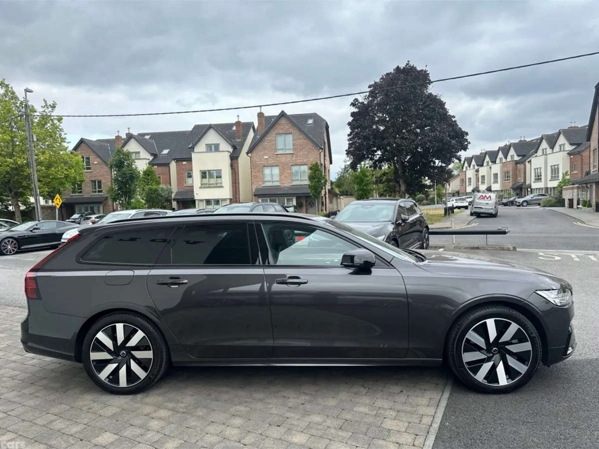 Volvo V90 Estate, Petrol Plug-in Hybrid, 2026, Grey