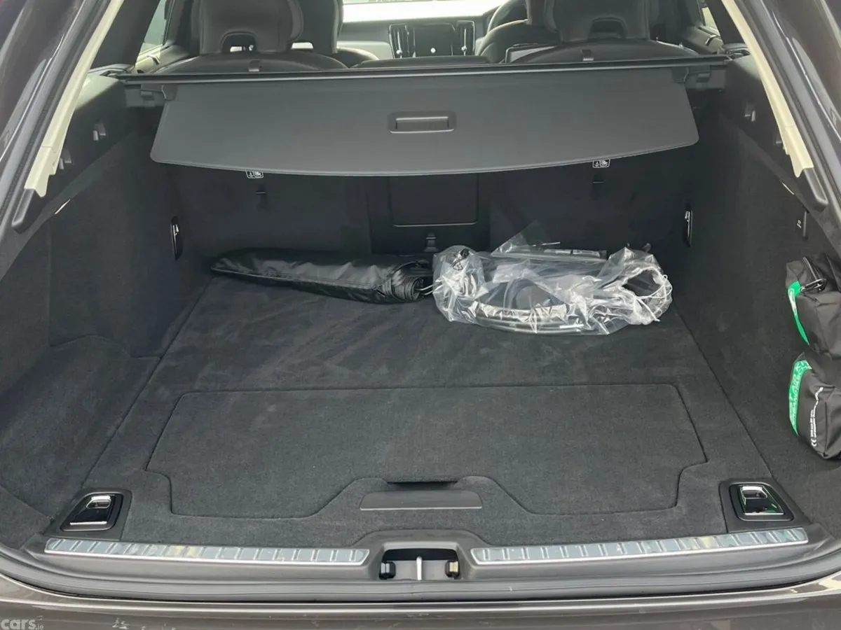Volvo V90 Estate, Petrol Plug-in Hybrid, 2026, Grey