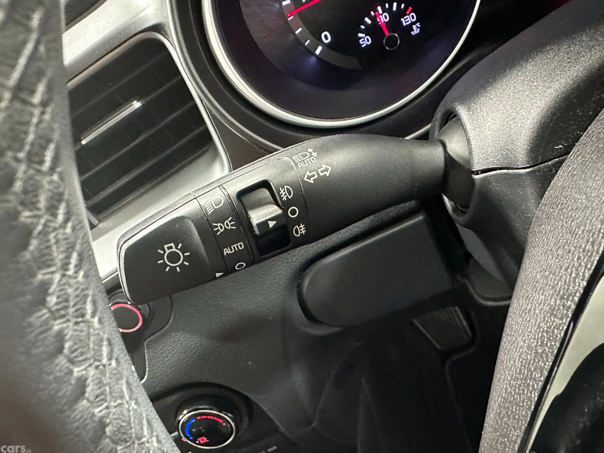 Kia Ceed Hatchback, Diesel, 2019, White