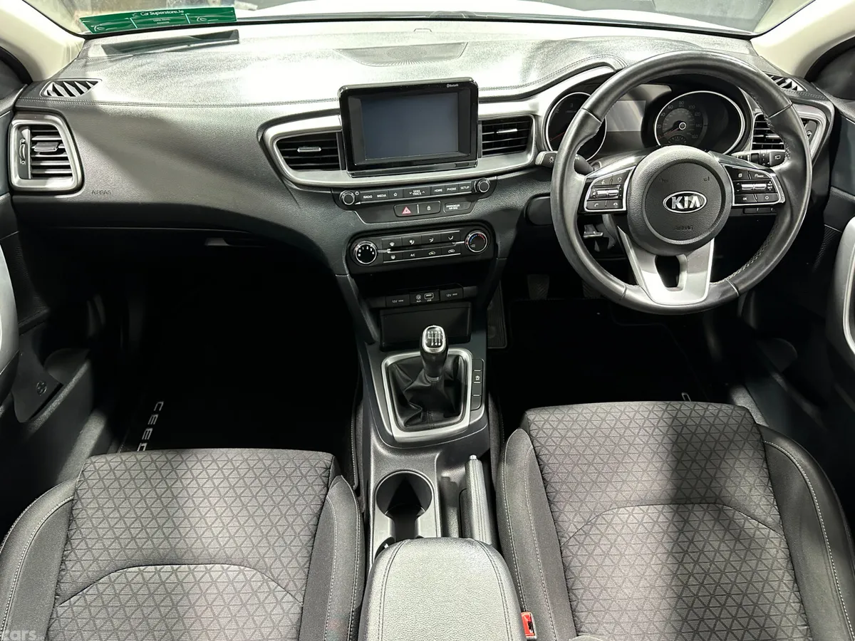 Kia Ceed Hatchback, Diesel, 2019, White
