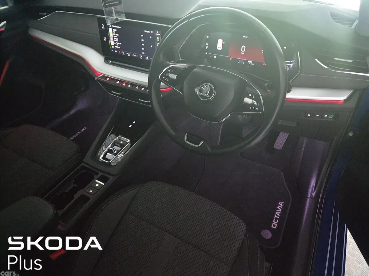 Skoda Octavia Estate, Diesel, 2023, Blue