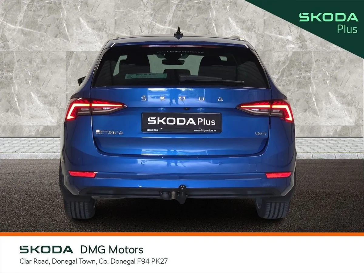 Skoda Octavia Estate, Diesel, 2023, Blue