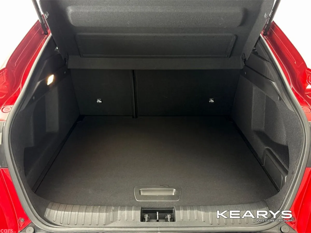 Renault Arkana Hatchback, Petrol, 2024, Red