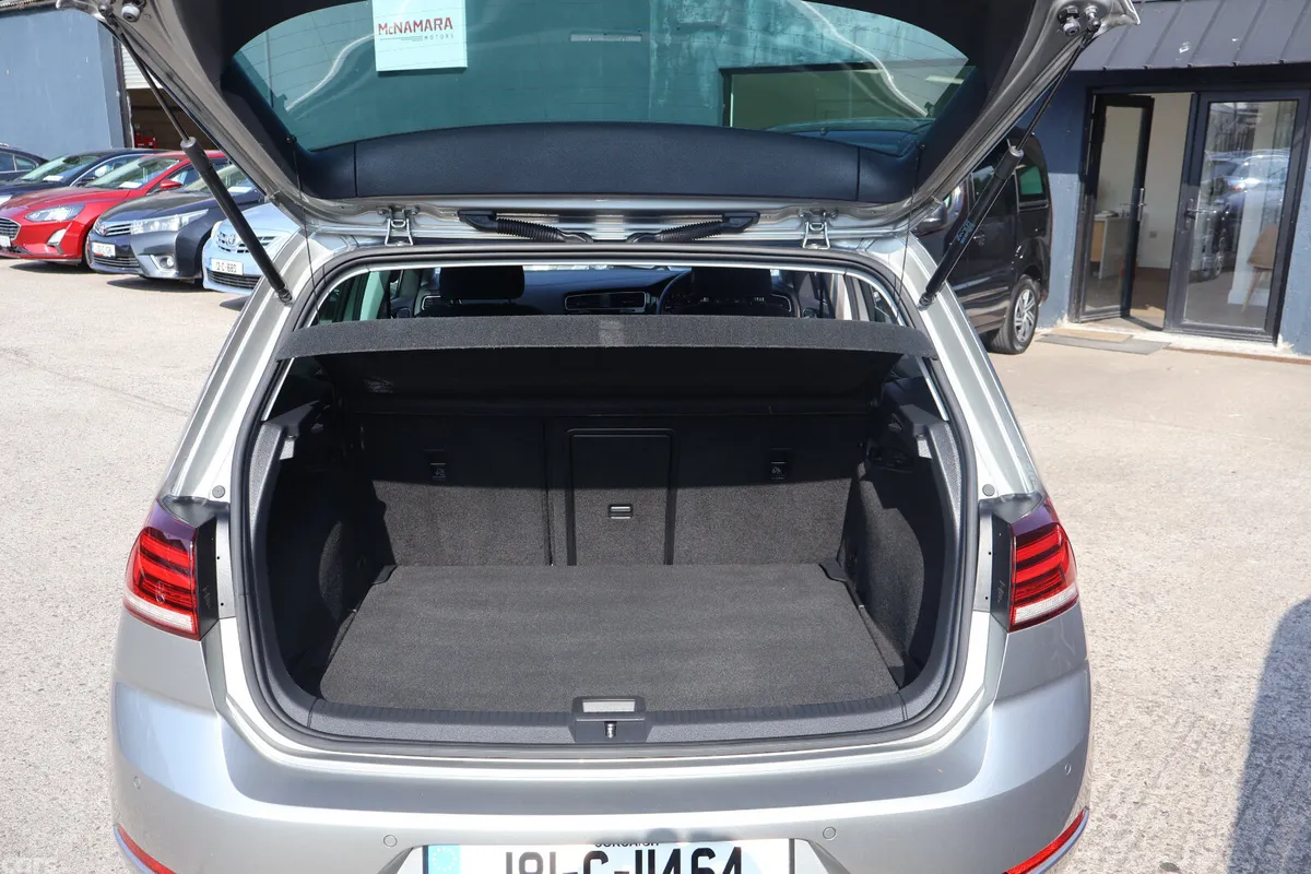 Volkswagen Golf Estate, Petrol, 2018, Grey