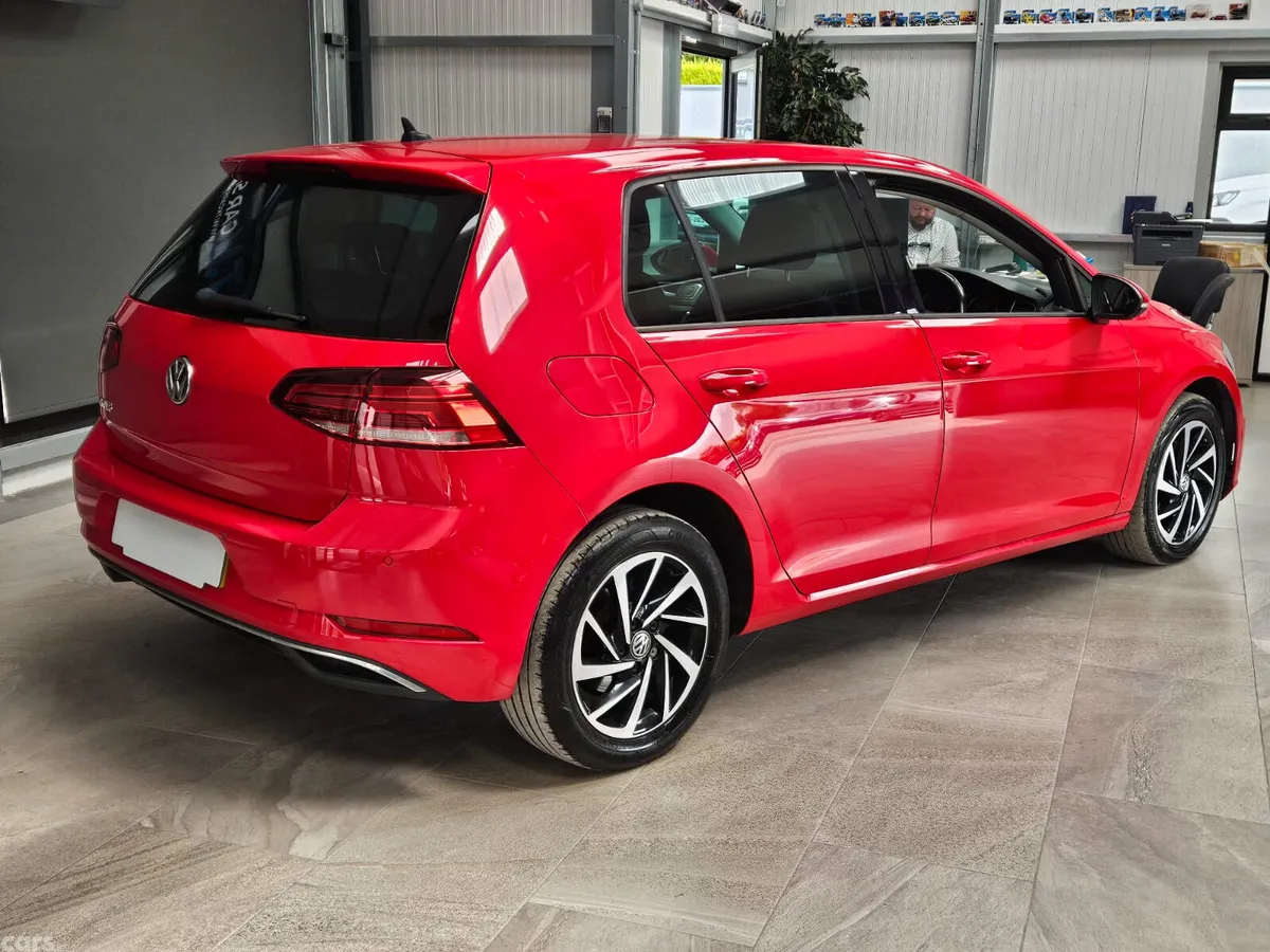 Volkswagen Golf Hatchback, Diesel, 2019, Red
