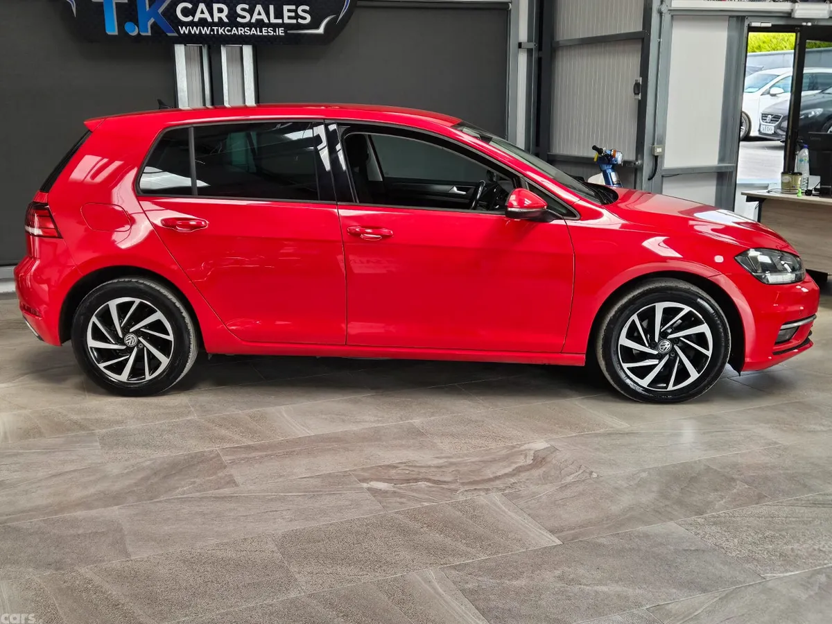 Volkswagen Golf Hatchback, Diesel, 2019, Red